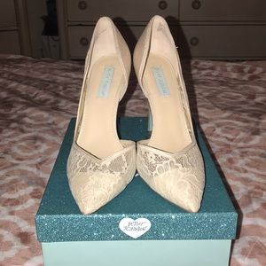 IVORY -BLUE BY BETSEY JOHNSON SHOES 👠👠